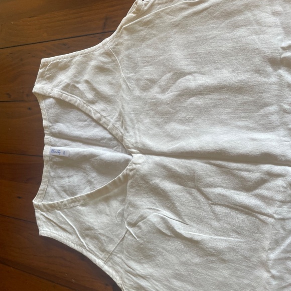 Simple White Shift Dress - Picture 2 of 6